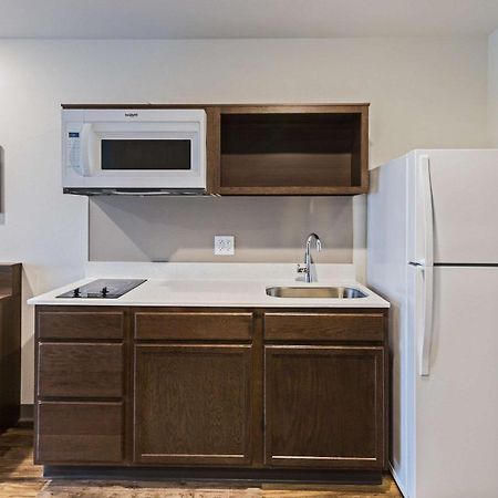 Woodspring Suites Davenport Quad Cities エクステリア 写真