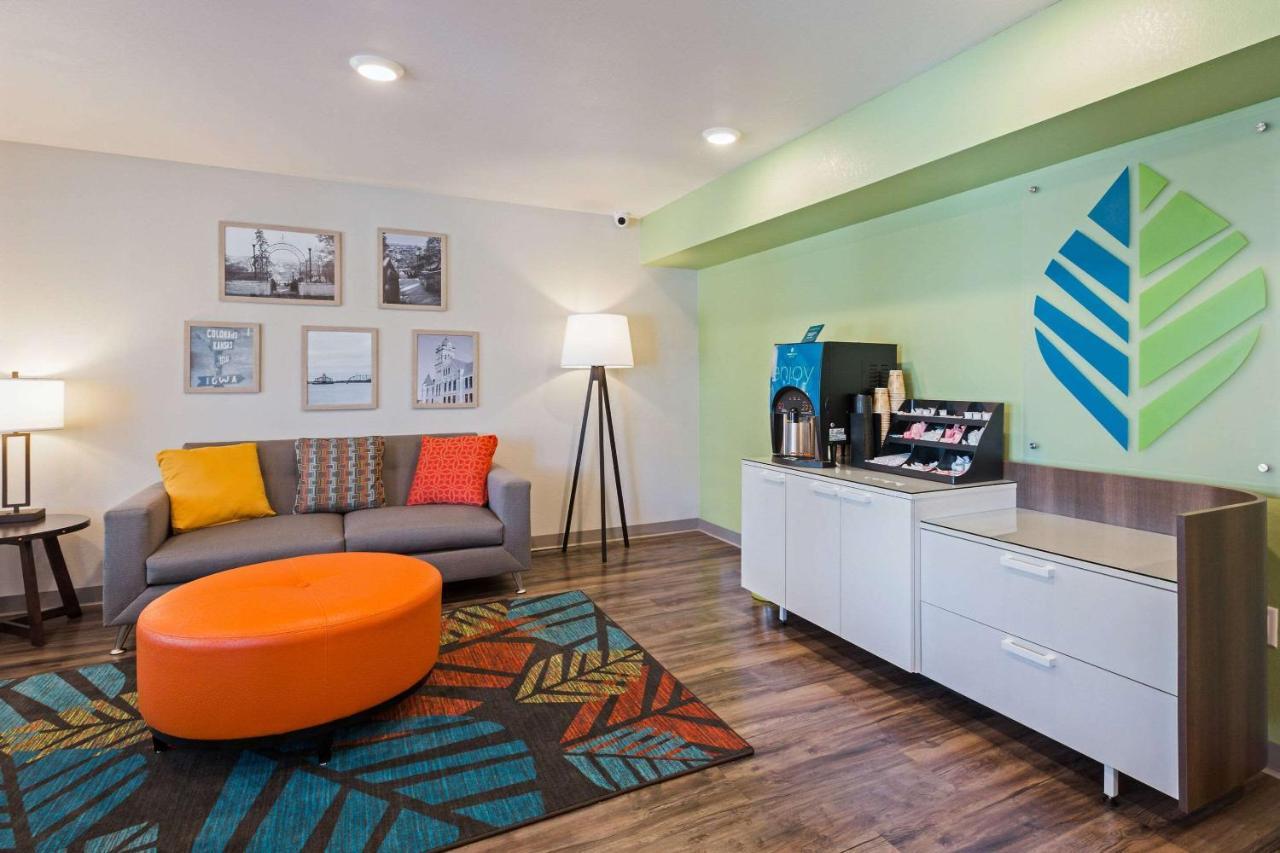 Woodspring Suites Davenport Quad Cities エクステリア 写真