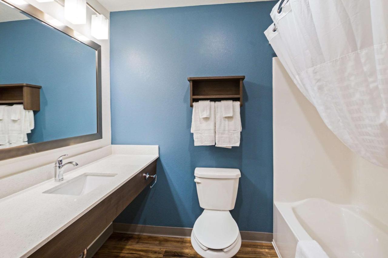 Woodspring Suites Davenport Quad Cities エクステリア 写真
