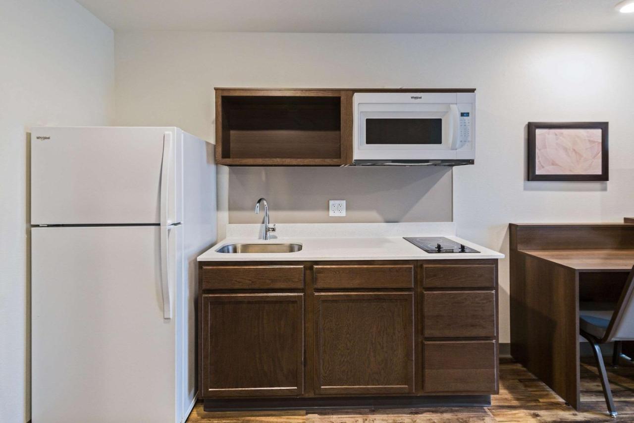 Woodspring Suites Davenport Quad Cities エクステリア 写真