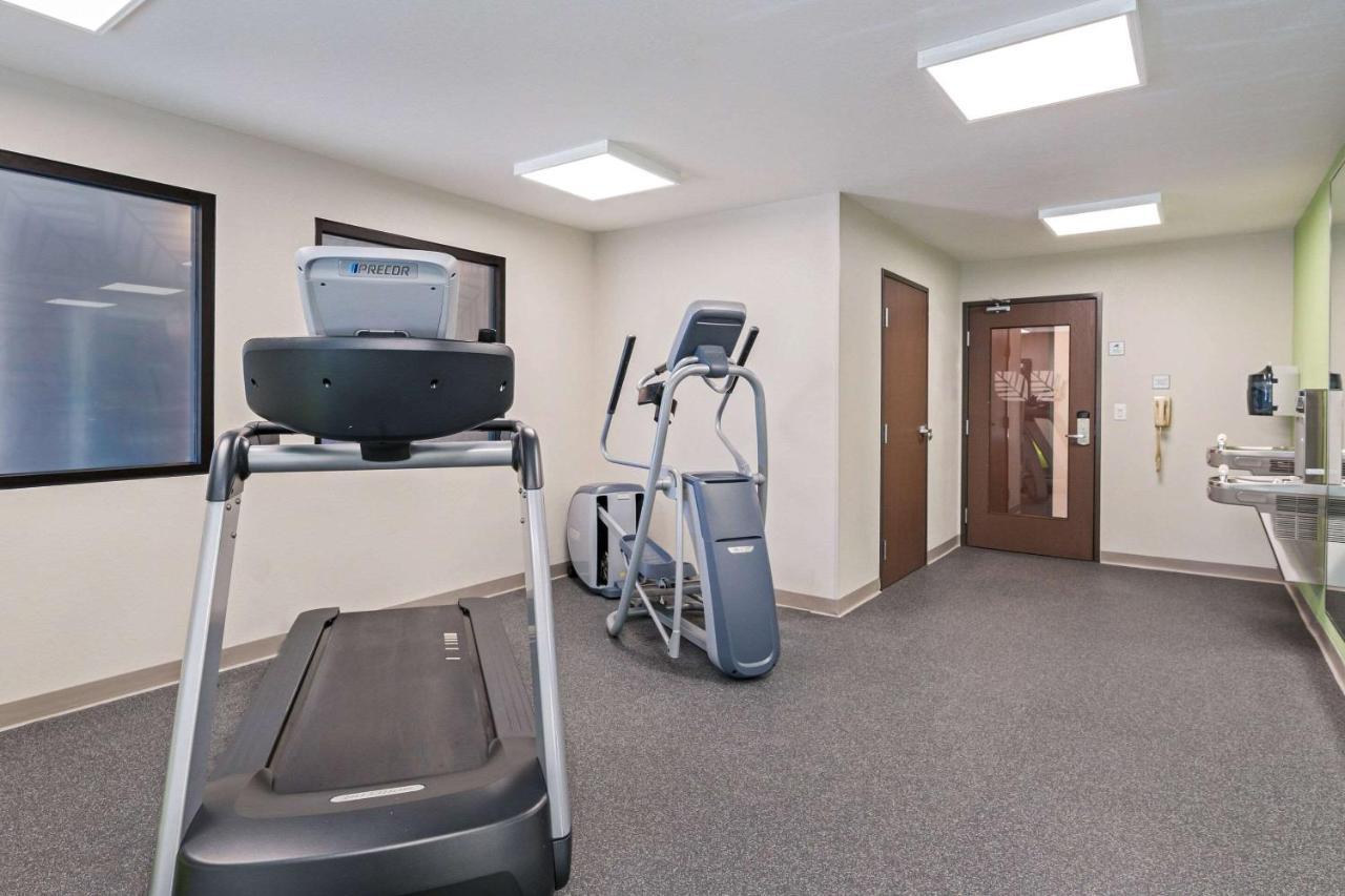 Woodspring Suites Davenport Quad Cities エクステリア 写真
