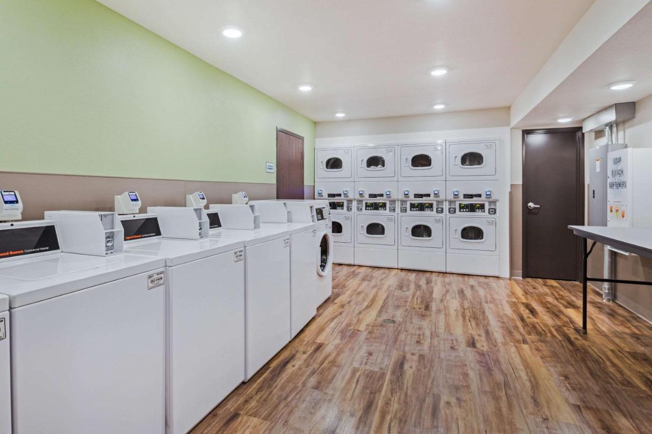 Woodspring Suites Davenport Quad Cities エクステリア 写真